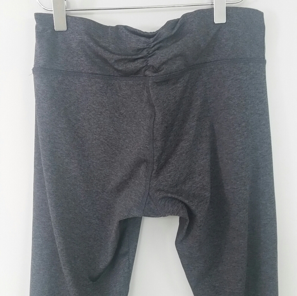 ARDENE Capri Work Out Pants Grey - Picture 6 of 11